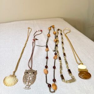 Vintage Lot of 5 Gold Toned Necklaces